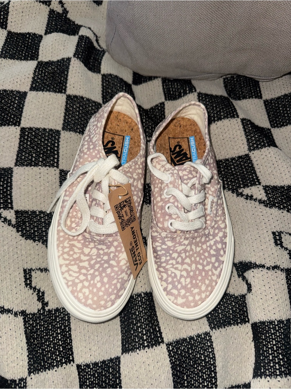 NWT women’s ultra cush Vans